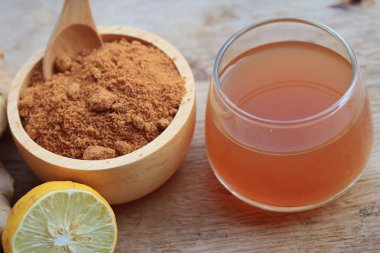 Zencefil suyu şeker