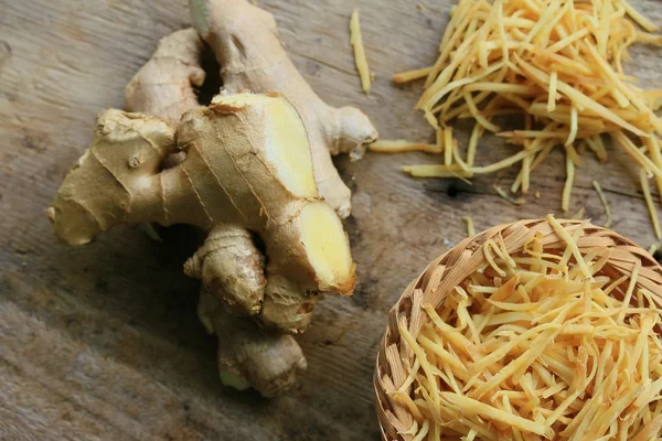 Fresh ginger on wooden — Stock Photo, Image