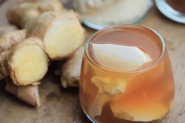 Soybean curd and fresh ginger — Stock Photo, Image