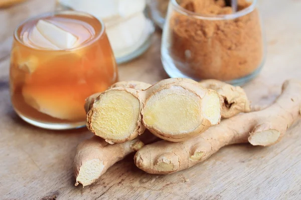 Soybean curd and fresh ginger — Stock Photo, Image