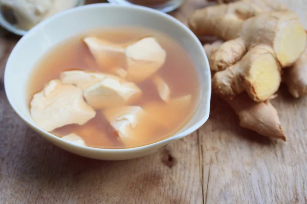 Soybean curd and fresh ginger — Stock Photo, Image