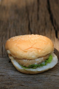 domates soslu hamburger