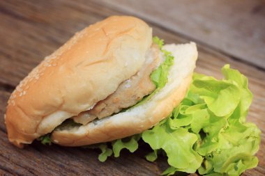 domates soslu hamburger