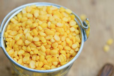 soya tohumları üzerinde ahşap