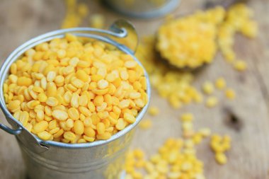 soya tohumları üzerinde ahşap