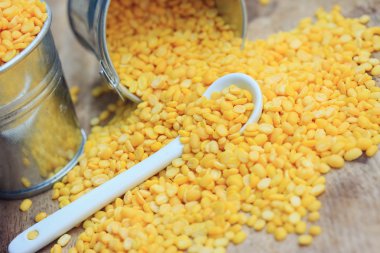 soya tohumları üzerinde ahşap