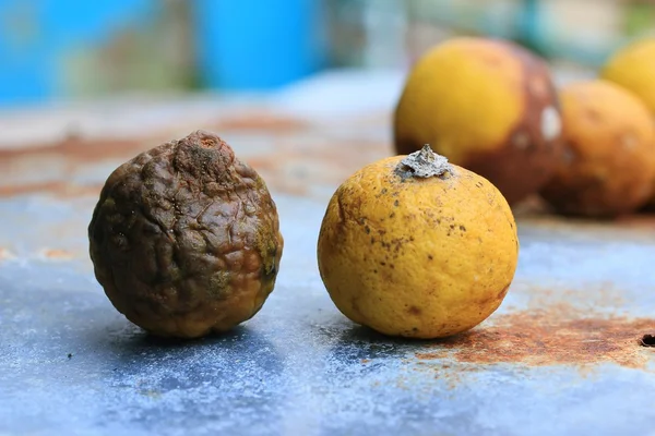 Limon çinko üzerinde çürük
