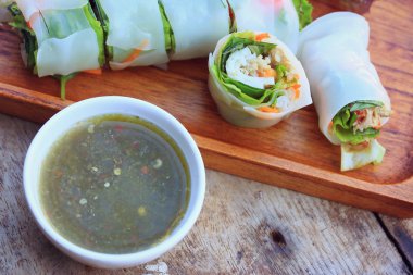 sebzeli erişte rulo