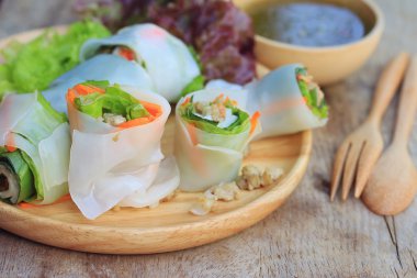 sebzeli erişte rulo