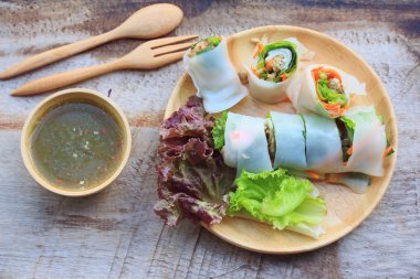 sebzeli erişte rulo