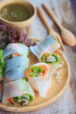 sebzeli erişte rulo