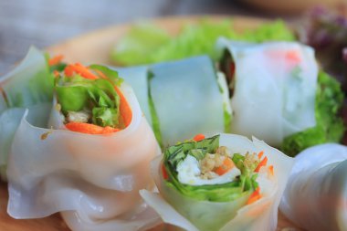 sebzeli erişte rulo