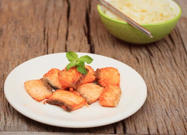 Salmón cocido con arroz — Foto de Stock