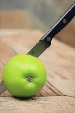 Yeşil elma ve kırmızı