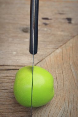 Yeşil elma ve kırmızı