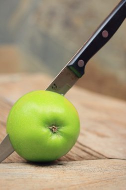 Yeşil elma ve kırmızı