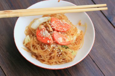 Karides ile Kore erişte