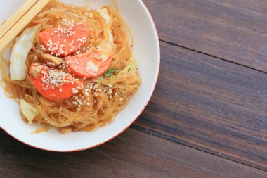 Karides ile Kore erişte