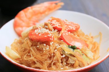 Karides ile Kore erişte