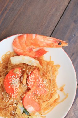 Karides ile Kore erişte