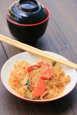 Karides ile Kore erişte