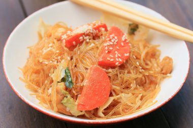 Karides ile Kore erişte