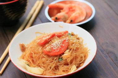 Karides ile Kore erişte