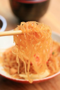 Karides ile Kore erişte