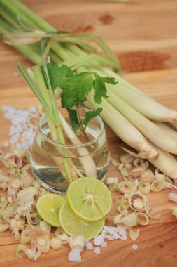 Herb içki limon otu