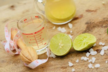 Herb içki limon suyu