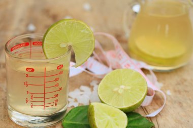 Herb içki limon suyu