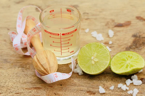 Kräuterlikör Zitronensaft — Stockfoto