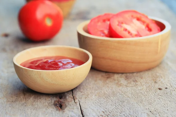 Tomato sauce and fresh — Stock Photo, Image