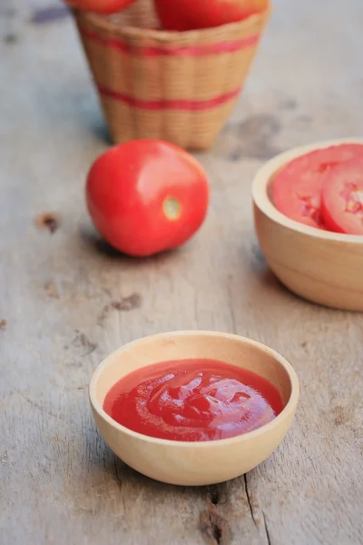 Tomato sauce and fresh — Stock Photo, Image