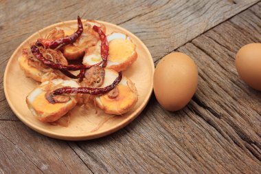 tatlı ve ekşi yumurta