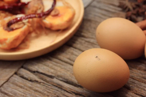 Сладкие и кислые яйца — стоковое фото