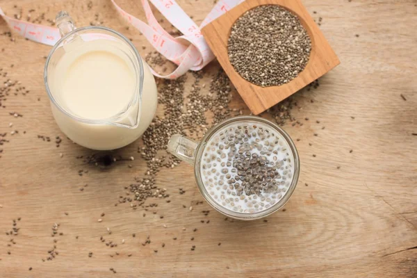 Chia tohum taze süt — Stok fotoğraf