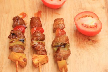 Bar-BQ veya barbekü ızgara et