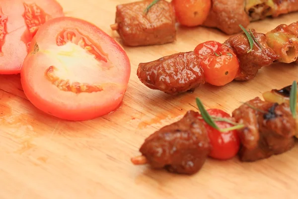 Bar-BQ veya barbekü ızgara et