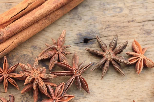 Star anise and cinnamon — Stock Photo, Image