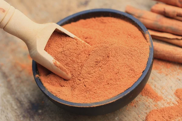 strick ile toz tarçın