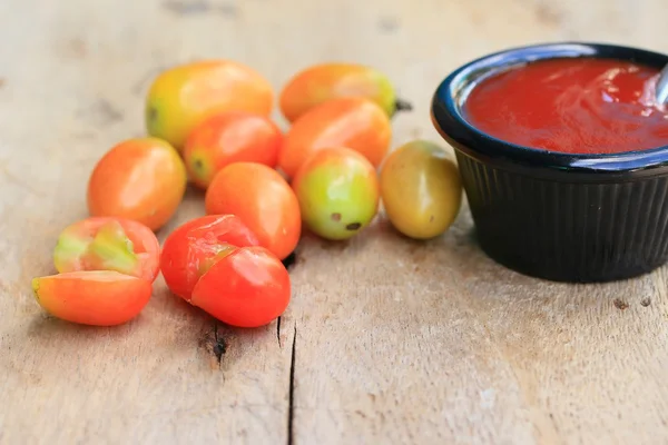 Tomatensaus met verse — Stockfoto