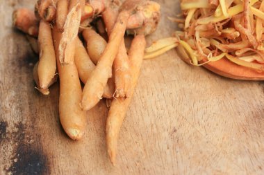 taze fingerroot ve dilim 