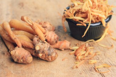 taze fingerroot ve dilim 