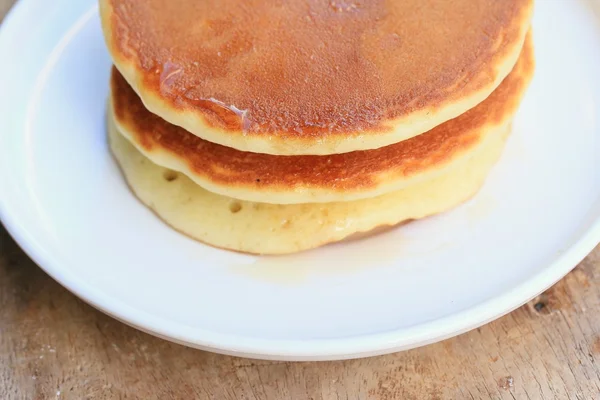 Lekkere pannenkoek met honing — Stockfoto