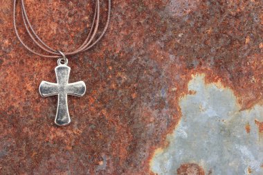 Çinko arka plan üzerinde çapraz