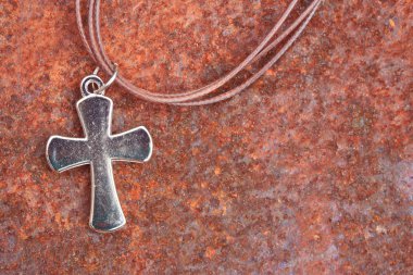 Çinko arka plan üzerinde çapraz