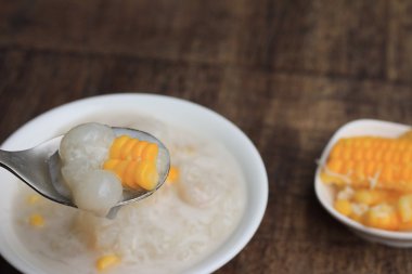 yapışkan pirinç puding ve Mısır