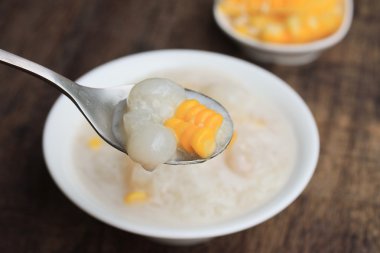 yapışkan pirinç puding ve Mısır