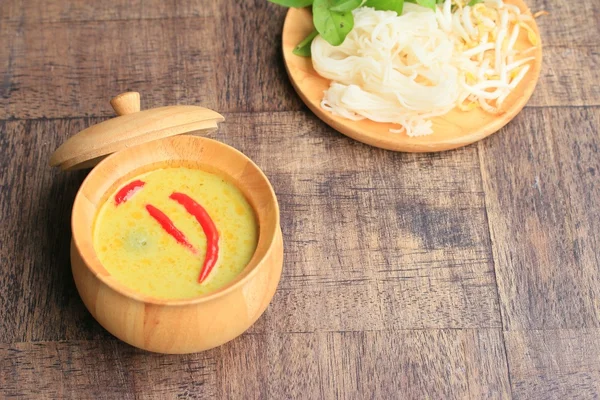Green curry and rice noodle — Stock Photo, Image
